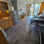 Apartment Konstantin In Trakia Plaza