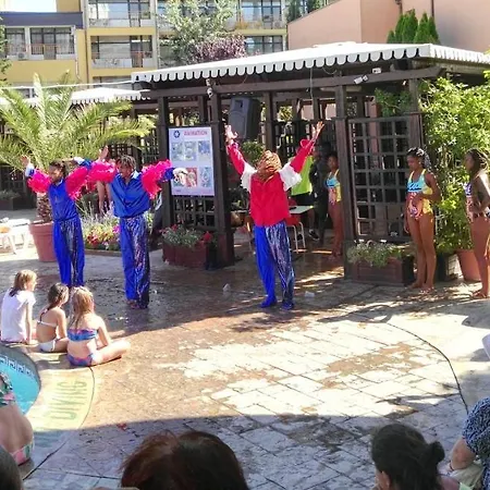 Konstantin In Trakia Plaza *