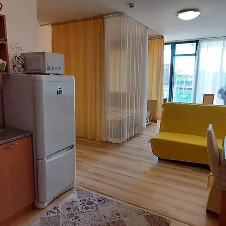 Konstantin In Trakia Plaza 公寓