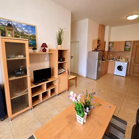 Konstantin In Trakia Plaza